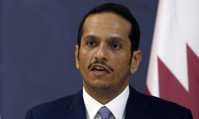 Qatar lover å motstå massivt press fra mektige naboer